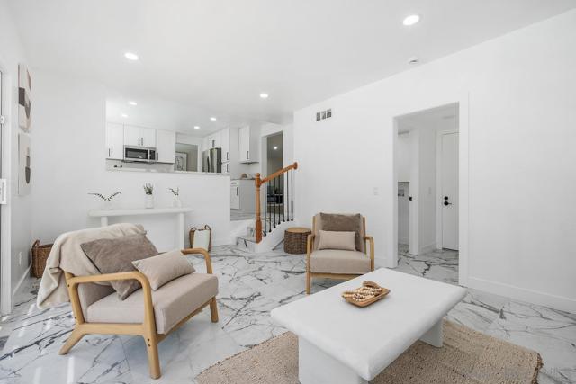 9511 Via Pereza, San Diego CA: https://media.crmls.org/mediaz/5a8f4dab-5af3-4d09-9584-2d9397f581c9.jpg