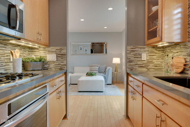 Detail Gallery Image 21 of 50 For 750 Portola Ter, Los Angeles,  CA 90042 - 3 Beds | 2/1 Baths