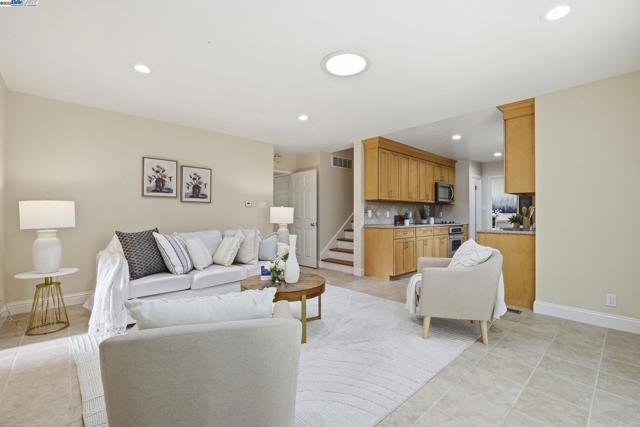 42293 Camino Santa Barbara, Fremont CA: https://media.crmls.org/mediaz/5a91532b-9c50-4a8e-a6b2-37274dd7efc4.jpg