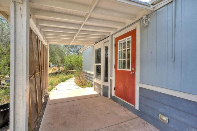 31503 Stardust Lane, Valley Center CA: https://media.crmls.org/mediaz/5a91f066-9b99-4ab1-be2b-880d10fe0623.jpg