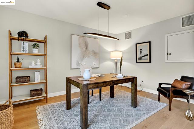 6330 Swainland Rd, Oakland CA: https://media.crmls.org/mediaz/5a92181a-4221-4040-96f0-cbed7ae1d76f.jpg