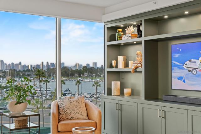 1750 Avenida Del Mundo, Coronado CA: https://media.crmls.org/mediaz/5a92614d-ddaa-440c-9911-c6f0ce533129.jpg