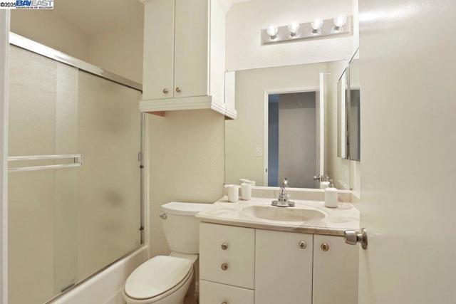 1048 Spring Valley Cmn, Livermore CA: https://media.crmls.org/mediaz/5a92a4aa-92fc-4880-be12-90ca292e2f33.jpg