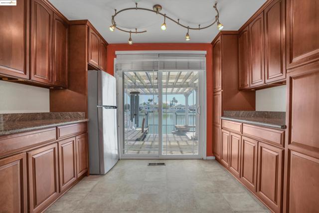 5260 Laguna Ct, Discovery Bay CA: https://media.crmls.org/mediaz/5a93a8e2-65a9-4d41-b59d-fd56be2b584b.jpg