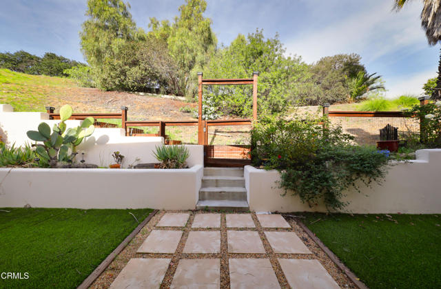 Detail Gallery Image 29 of 39 For 251 S Skyline Dr, Thousand Oaks,  CA 91361 - 4 Beds | 2/1 Baths