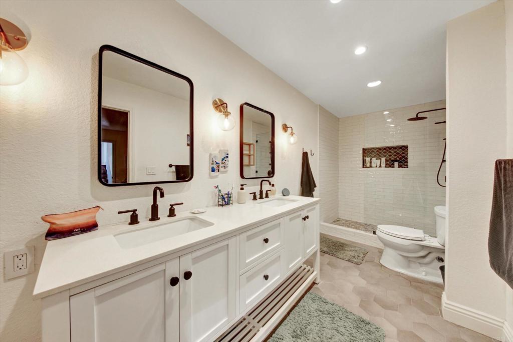 2257 Worden St - photo 9