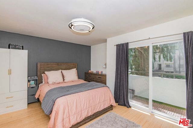 4702 Fulton Avenue, Sherman Oaks CA: https://media.crmls.org/mediaz/5a949b66-c504-4eb9-9700-6fc5d82d4f9b.jpg