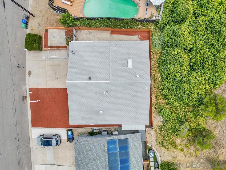 https://media.crmls.org/mediaz/5a94dfa0-b362-4313-b2c6-c8cf77c0427b.jpg?preset=X-Large