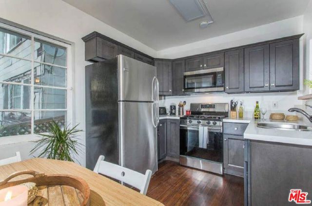 241 Marine Street, Santa Monica CA: https://media.crmls.org/mediaz/5a9611af-4a4d-474a-8589-8c1df721b788.jpg
