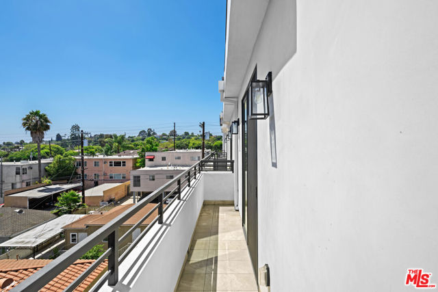 1957 Preuss Road, Los Angeles CA: https://media.crmls.org/mediaz/5a96e54d-6b8b-4ffa-b7fa-03c8fe22db5e.jpg