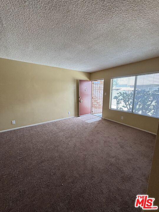 6015 10th Avenue, Los Angeles CA: https://media.crmls.org/mediaz/5a96f1ac-1464-4ab5-b2b7-cd95e9a35695.jpg