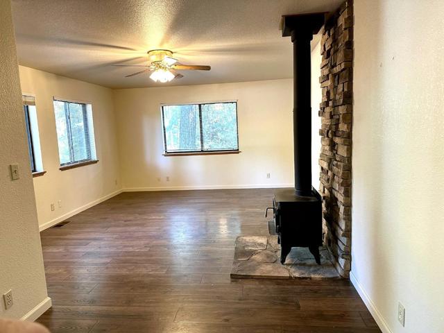 3209 Woodlake Drive, Lake Almanor CA: https://media.crmls.org/mediaz/5a9737c7-a06f-4742-8ba4-02b4a0398536.jpg