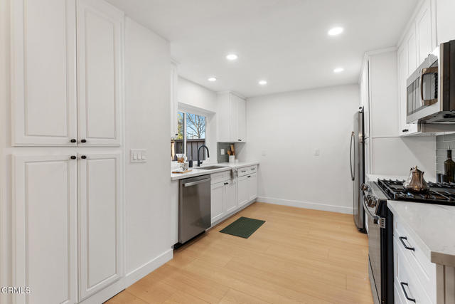 4490 Lubbock Drive, Simi Valley CA: https://media.crmls.org/mediaz/5a97480f-1e10-4fae-8115-322f6ab68635.jpg