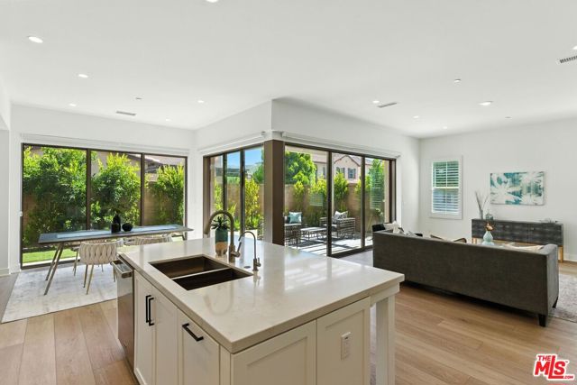 182 Plum Lily, Irvine CA: https://media.crmls.org/mediaz/5a97a35a-4244-4afd-8802-9f4c9e10c2f9.jpg