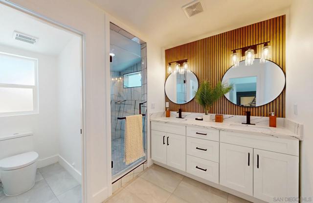 873 Towne Street, Costa Mesa CA: https://media.crmls.org/mediaz/5a97b6a9-fb7d-42d6-8c87-32db4406cb18.jpg