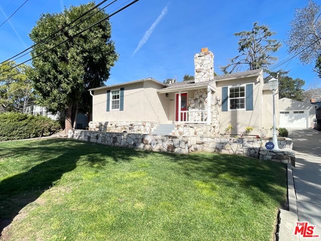 2851 Fairmount Avenue, La Crescenta CA: https://media.crmls.org/mediaz/5a981398-47e4-4cf8-8366-1a4289b01afd.jpg