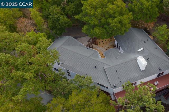 921 Foye Drive, Lafayette CA: https://media.crmls.org/mediaz/5a985ad4-5edc-4e8d-ac45-467dedb48592.jpg