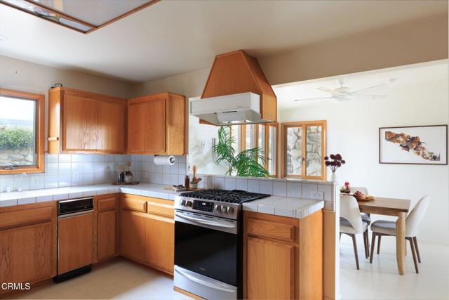 5519 Terrace Drive, La Crescenta CA: https://media.crmls.org/mediaz/5a98e499-2bc7-43a5-89e9-a3cefc94dd74.jpg