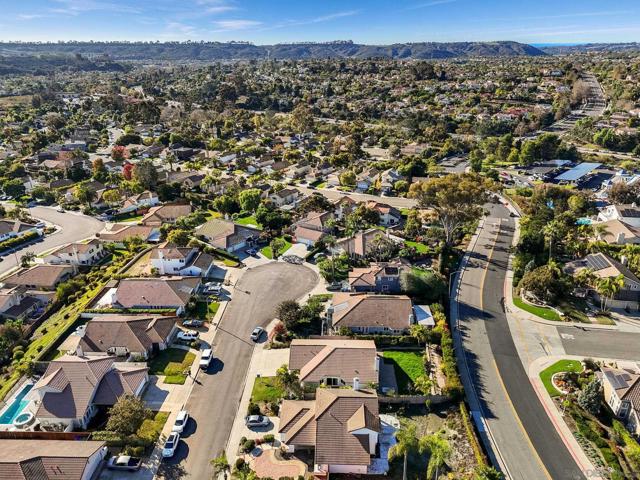 3356 Corte Tiburon, Carlsbad CA: https://media.crmls.org/mediaz/5a98f204-3c72-4463-9695-283cd24960fd.jpg