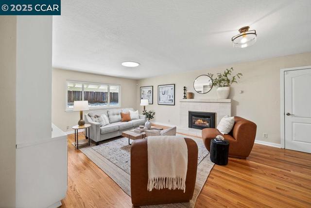 53 Brookside Rd., Orinda CA: https://media.crmls.org/mediaz/5a991823-07e1-4498-9934-a81f7fe0de64.jpg