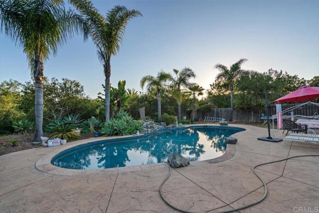 1315 Hermana Court, Vista CA: https://media.crmls.org/mediaz/5a99616c-b53e-4e6b-9aab-39923a7c3cd4.jpg