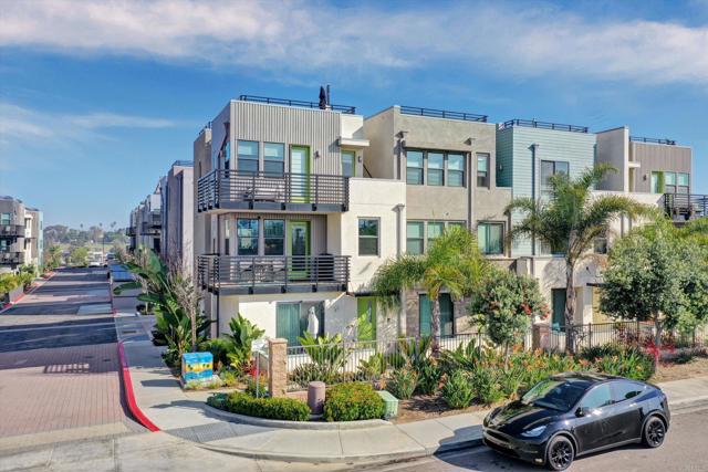 1570 Vista Del Mar Way, Oceanside CA: https://media.crmls.org/mediaz/5a99c92d-aa6f-4be4-b09d-d70aaac4b11f.jpg