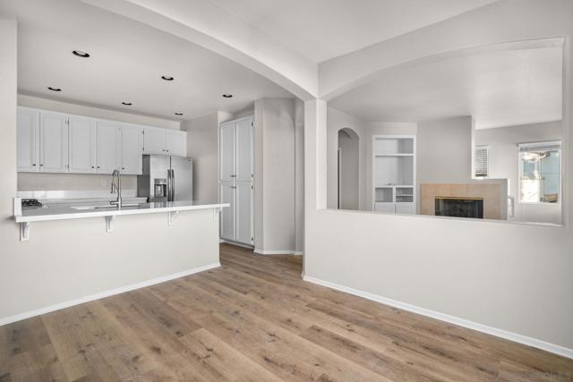 Image 4 of 18 For 3739 Carmel View Rd  1
