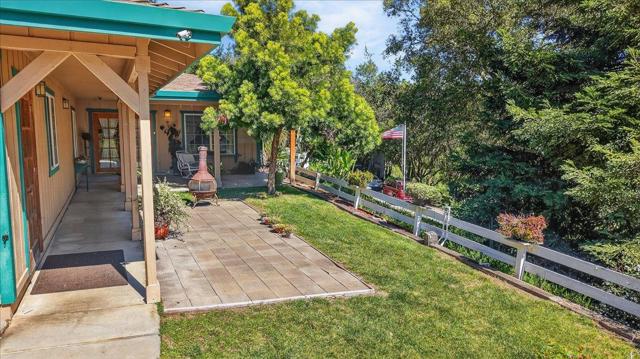 1222 Via Del Sol Road, Salinas CA: https://media.crmls.org/mediaz/5a9b770f-0c33-43a5-9530-b50b2d62493b.jpg