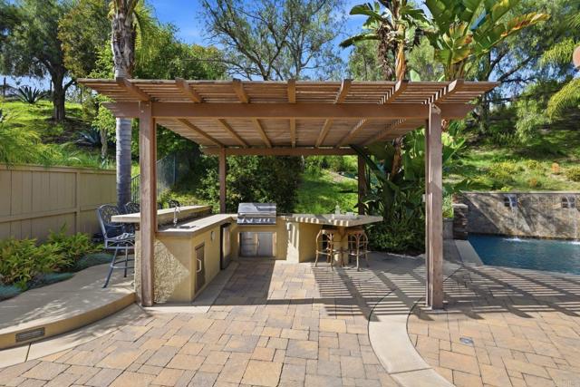 Detail Gallery Image 8 of 55 For 6161 Paseo Tienda, Carlsbad,  CA 92009 - 4 Beds | 3/1 Baths