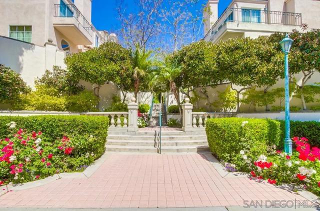 5159 Renaissance Ave, San Diego CA: https://media.crmls.org/mediaz/5a9bd764-d558-4469-b346-56d6abaa439f.jpg