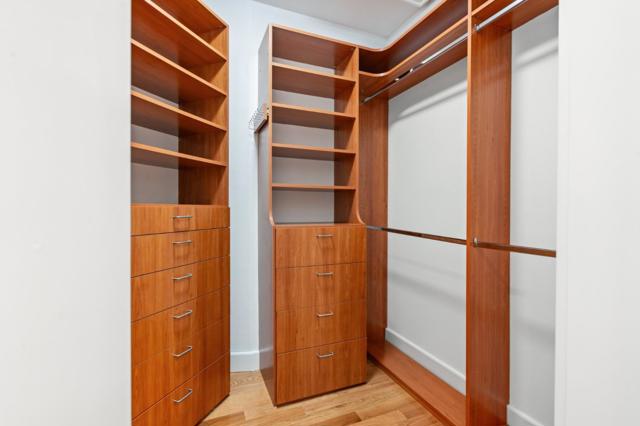 6 Zachary Court, Menlo Park CA: https://media.crmls.org/mediaz/5a9ca5b5-00a5-4f77-9f29-c9f291712ebf.jpg