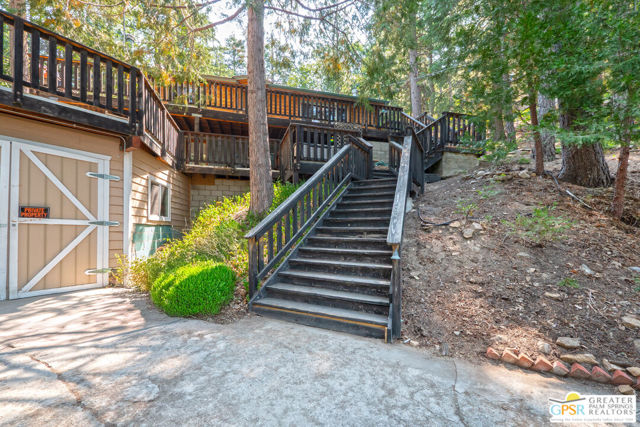 6307 Cedar Court, Angelus Oaks CA: https://media.crmls.org/mediaz/5a9cb4a5-2b7e-452e-aa9b-875f139ef5f3.jpg