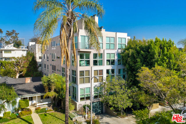 1932 Selby Avenue, Los Angeles CA: https://media.crmls.org/mediaz/5a9cd286-2273-4ad0-8465-4bb6e1874c3e.jpg