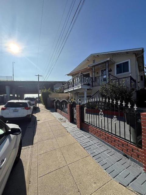 1015 Herman, San Bruno CA: https://media.crmls.org/mediaz/5a9d00d6-9091-4972-9c66-d89c7d8eccc0.jpg