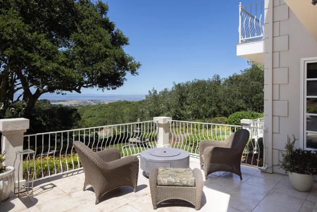 26048 Paseo Del Sur, Monterey CA: https://media.crmls.org/mediaz/5a9d197e-57fb-4950-b9bc-9a36012c99fb.jpg