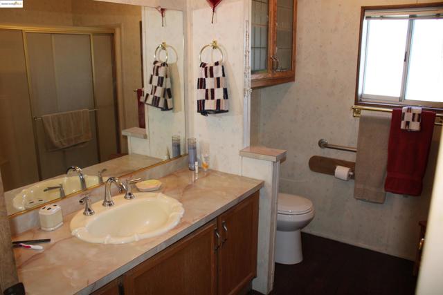 3210 Stone Rd, Bethel Island CA: https://media.crmls.org/mediaz/5a9d68d3-517b-4b4e-be74-82578869978d.jpg