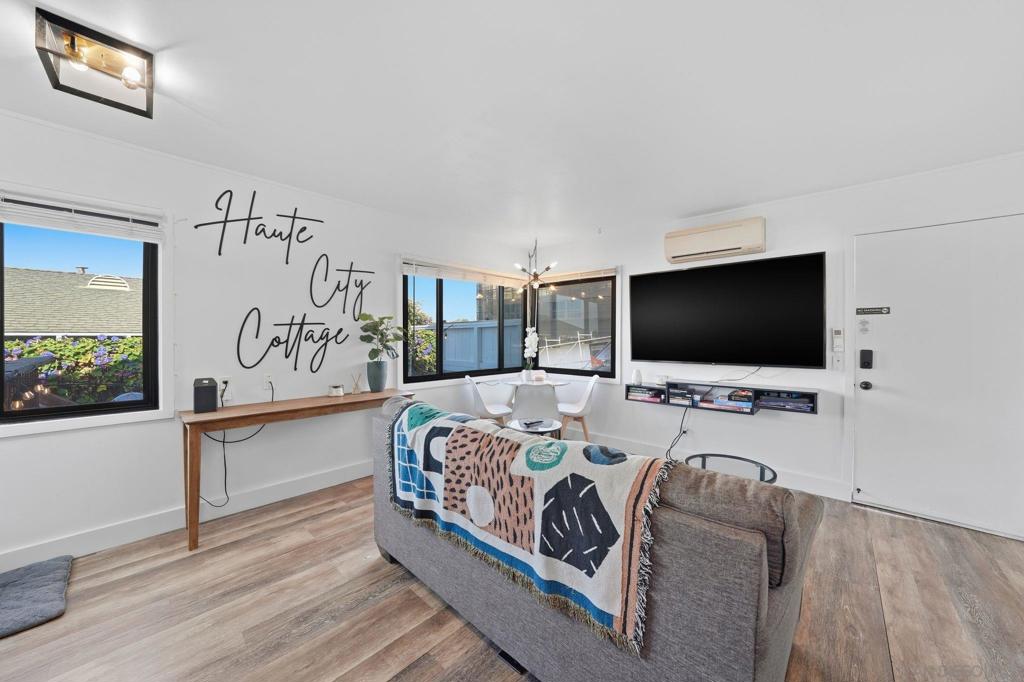 2585 J Street - photo 4