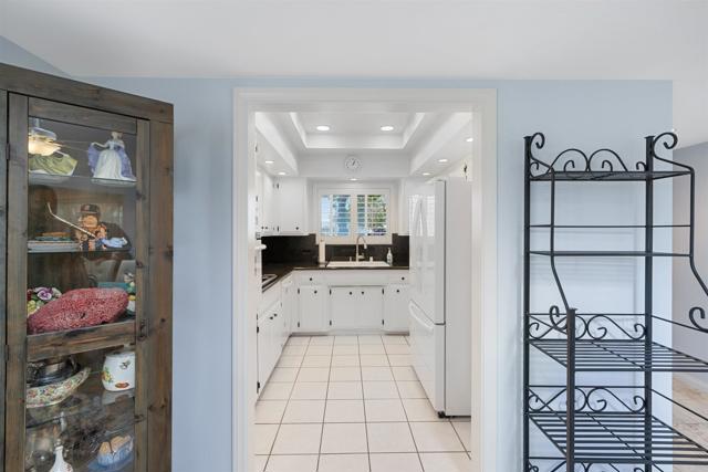 3685 Vista Campana N, Oceanside CA: https://media.crmls.org/mediaz/5a9ddfdd-5076-41e8-b004-564c0306b2fd.jpg