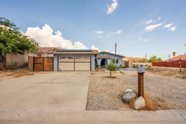 13576 La Mesa Drive, Desert Hot Springs CA: https://media.crmls.org/mediaz/5a9e5e92-52b3-46bf-9997-f9eb102456e0.jpg