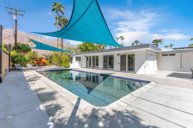 1075 E Sunny Dunes Road, Palm Springs, CA 92264