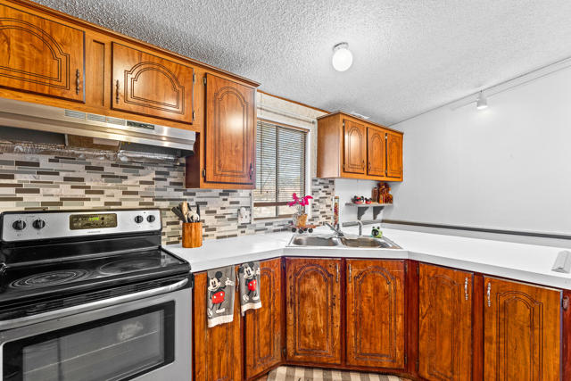2342 Sand Jewel Avenue, Thermal CA: https://media.crmls.org/mediaz/5aa0db88-112a-44a9-aa40-868cc01abd24.jpg