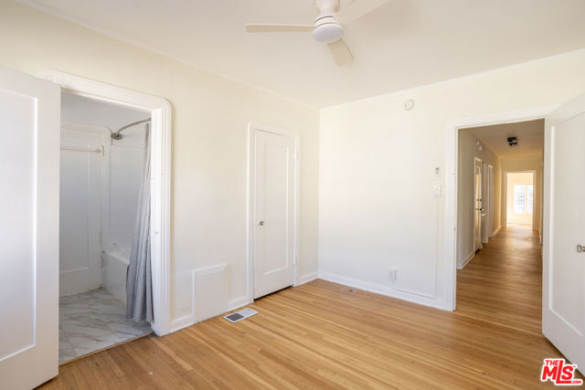 165 S Mansfield Avenue, Los Angeles CA: https://media.crmls.org/mediaz/5aa108c4-55af-4285-9659-94962cf13cff.jpg