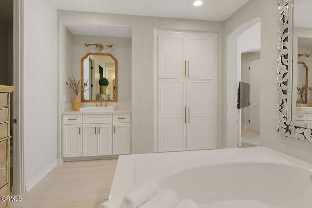 Detail Gallery Image 44 of 66 For 2417 E Hillcrest Dr, Thousand Oaks,  CA 91362 - 4 Beds | 3/1 Baths