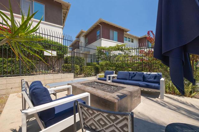 2092 Tango Loop, Chula Vista CA: https://media.crmls.org/mediaz/5aa1cc55-3856-4626-aabb-e4737bc47e80.jpg