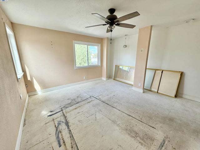 1817 Bluebell Dr, Livermore CA: https://media.crmls.org/mediaz/5aa1d583-2e8c-4234-a001-76c84ec2c0f6.jpg