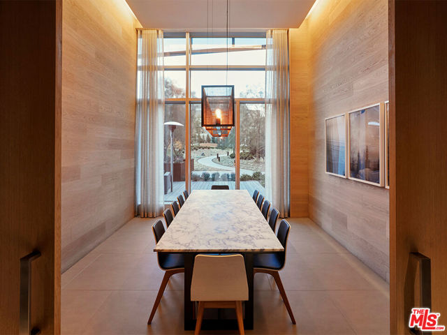 10000 Santa Monica Boulevard, Los Angeles CA: https://media.crmls.org/mediaz/5aa1df1b-c6e5-4e8c-9d24-731df590963b.jpg