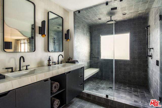 2820 Westshire Drive, Los Angeles CA: https://media.crmls.org/mediaz/5aa28e59-20fb-42f0-9ba8-dec152b50466.jpg