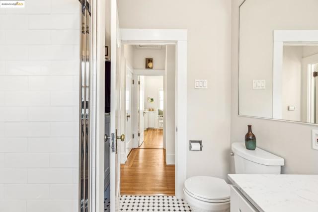 952 Kingston Ave, Piedmont CA: https://media.crmls.org/mediaz/5aa316d7-b190-46df-a962-ca16ebec12ce.jpg