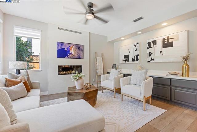 1699 Lodestone Rd, Livermore CA: https://media.crmls.org/mediaz/5aa33c36-6fb6-4761-beae-ab7ac4db9858.jpg