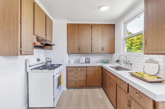 382 El Paseo, Millbrae CA: https://media.crmls.org/mediaz/5aa45763-d88f-48dd-a79c-60e4a02ffeba.jpg